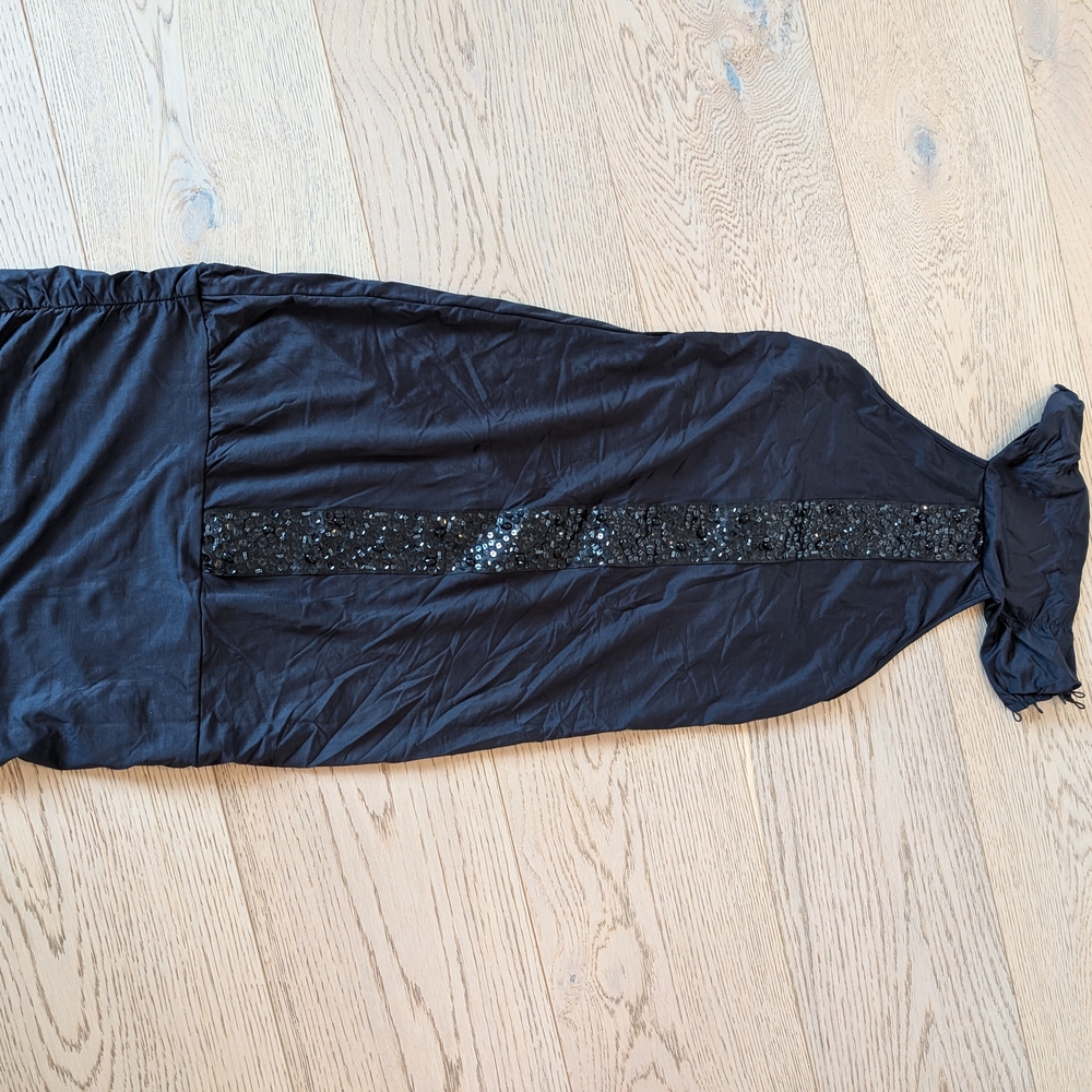 Chic Black Backless Dress with Sequin Detail